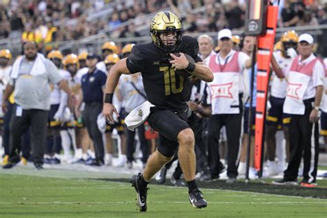 UCF Knights get off to fast start in first Big 12 season, defeat Kent State 56-6 in opener